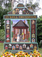 Main Well Dressing