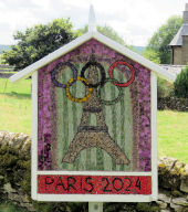 Childre&rsquo;s Well Dressing